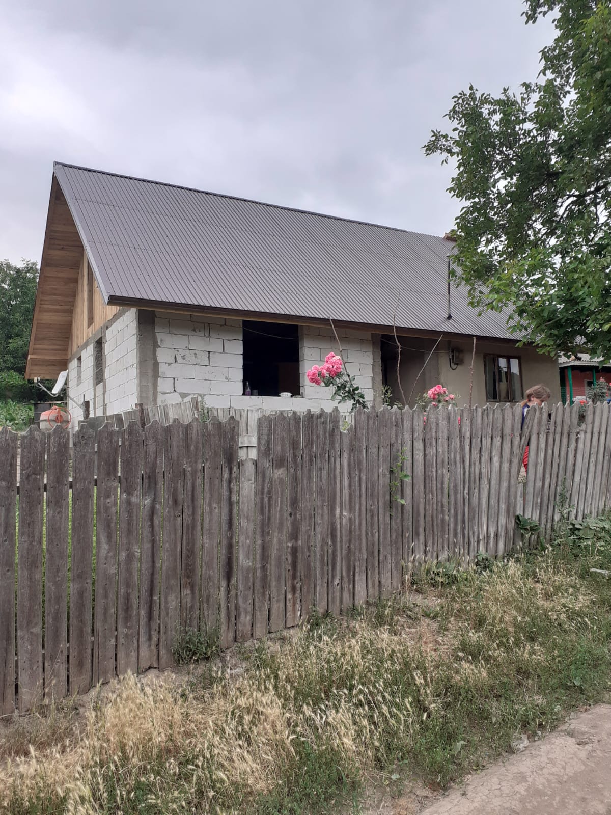 Casa familiei Baciu are un acoperiș nou