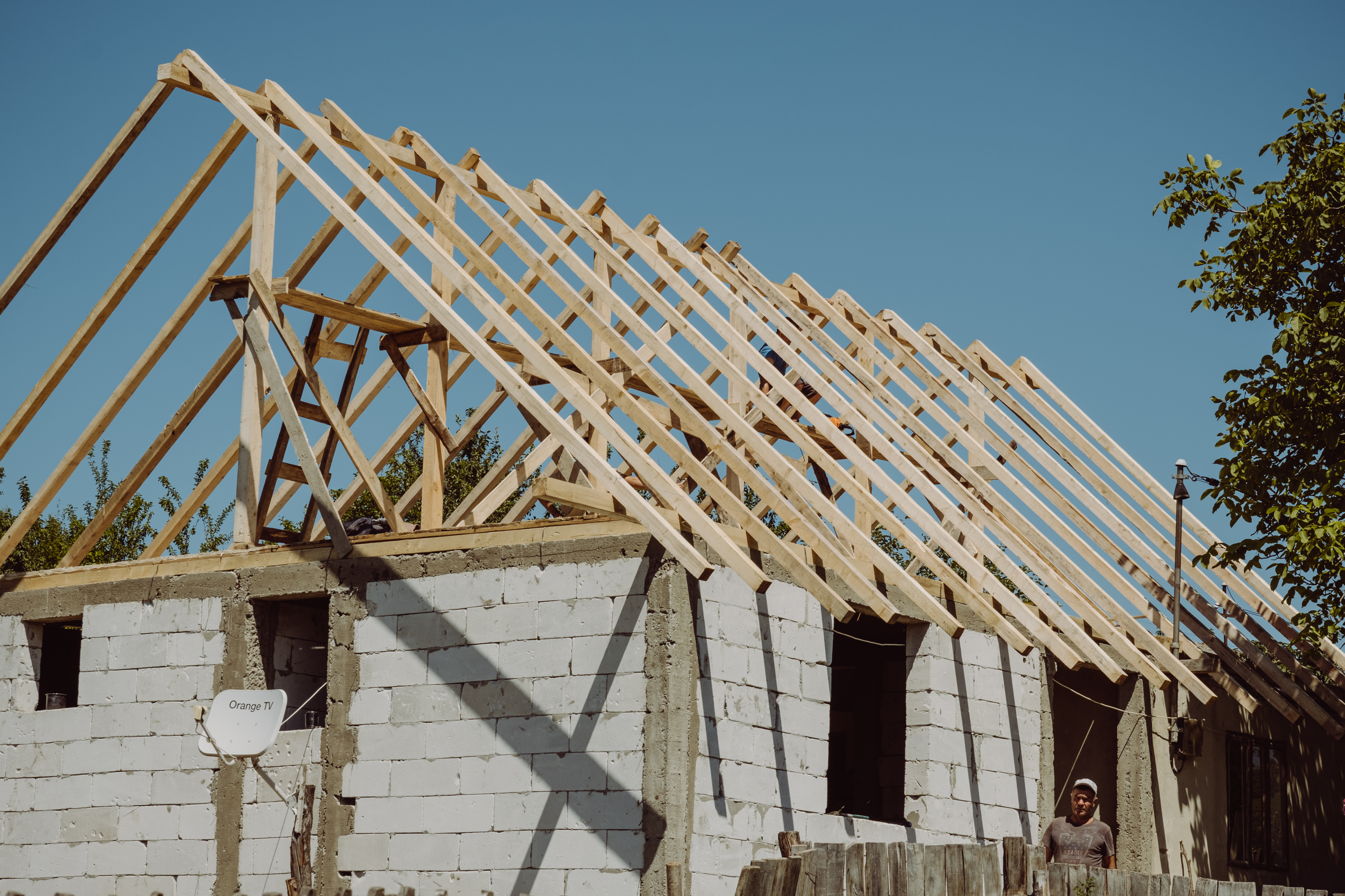 Casa familiei Baciu are un acoperiș nou