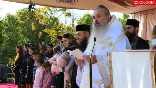 Cuvântul Înaltpreasfințitului Teofan, Mitropolitul Moldovei și Bucovinei, rostit la premierea celor trei familii de preoți cu mulți copii