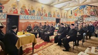 „Oameni de ieri, sfinții de azi - oameni de azi, sfinții de mâine”, conferință susținută de părintele Radu Brînză la Iași