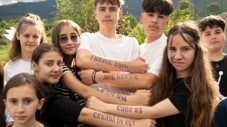 Campania „Fiecare copil are nevoie de un om care să creadă în el!” s-a încheiat. Susținerea bursierilor Pro Vita continuă