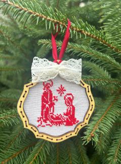 ornament brodat-Nașterea Domnului, fundal alb