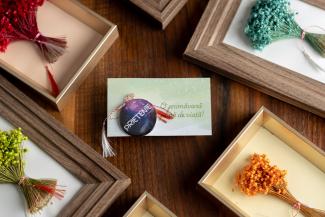 Mărțișor insignă-11-Prietenie