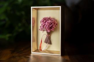 Decorațiune cu flori uscate-flori roz