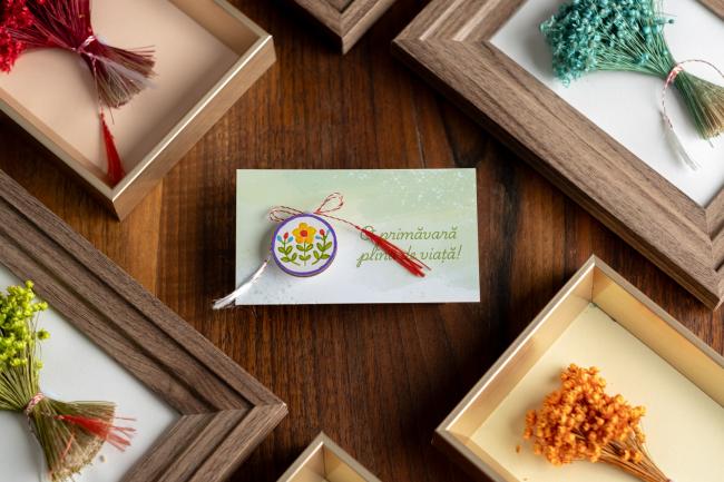 Mărțișor de lemn- cerc floare galbenă