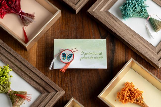 Mărțișor de lemn-cerc fluture albastru