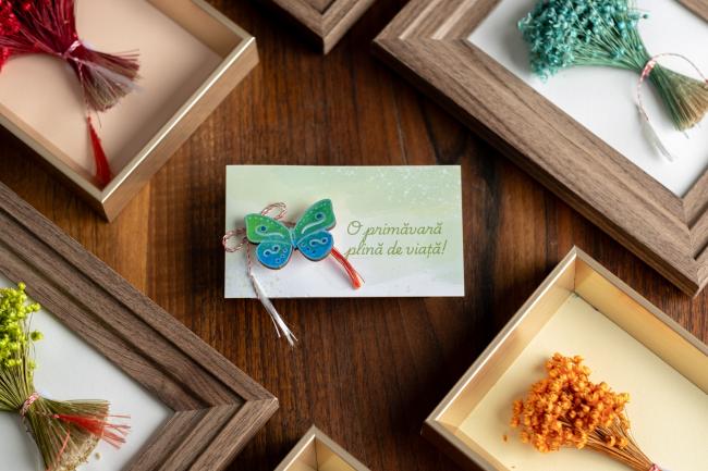 Mărțișor de lemn-fluture albastru